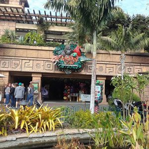 Meet your Posher, Rolando